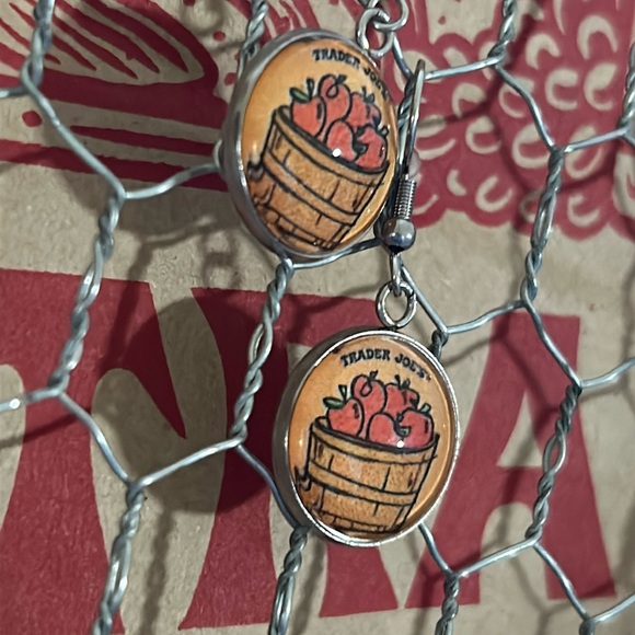 Trader Joe’s earrings 16mm Apple basket - Picture 2 of 3